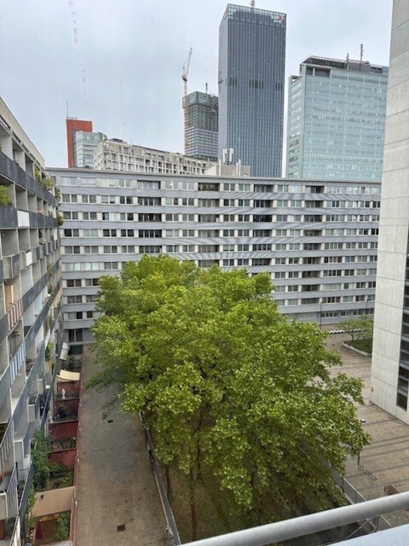  Leonard-Bernstein-Straße 4-6